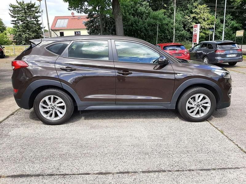 Gebraucht Hyundai Tucson GO! 177 PS (130 kW) 2017 Mocca brown / met SUV