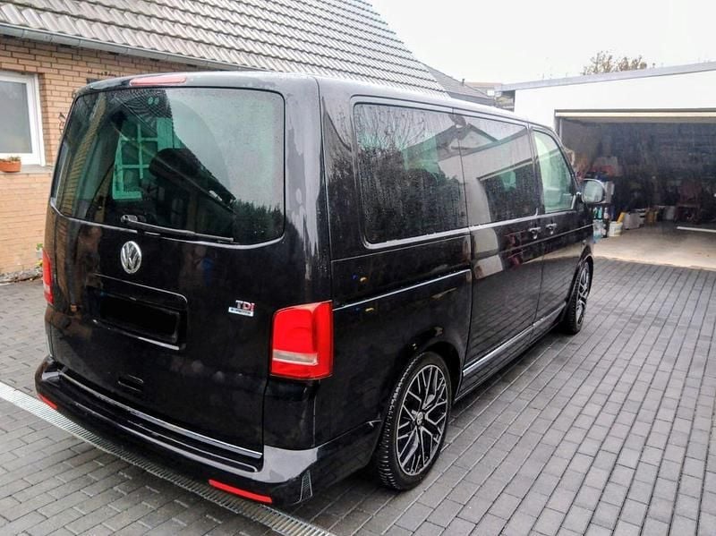 Second-hand VW T5 179 CP (131 kW) 2013 Negru Van