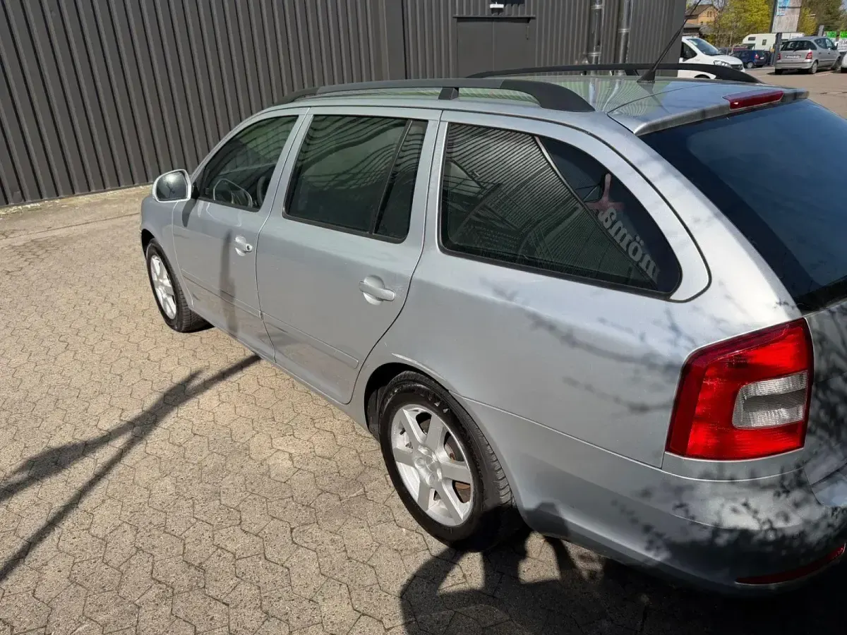 Gebraucht Skoda Octavia 105 PS (77 kW) 2009 Kombi