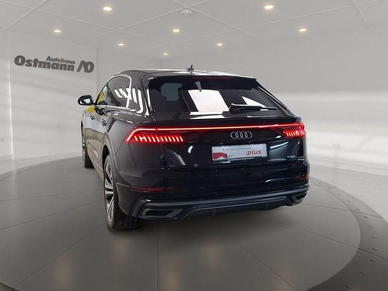 Gebraucht Audi Q8 S-Line 286 PS (210 kW) 2023 Mythosschwarz metallic SUV