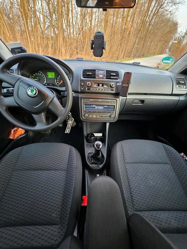 Gebraucht Skoda Fabia 90 PS (66 kW) 2011 Blau Kleinwagen