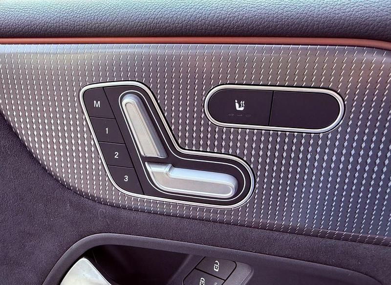 Gebraucht Mercedes EQB300 AMG line 167 kW (228 PS) 2022 Grau SUV