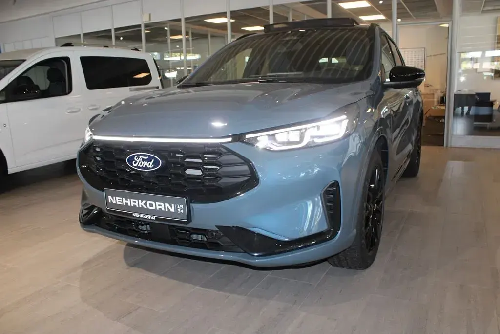 Neu Ford Kuga 179 PS (131 kW) 2026 Blau SUV