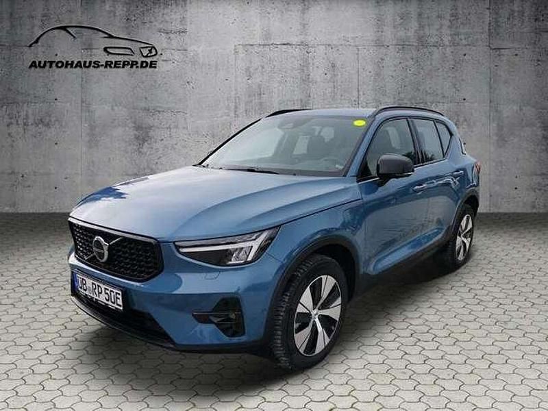 Fjord blue Gebraucht 2023 Volvo XC40 Plus SUV | 44.900 € - Bild 1/4