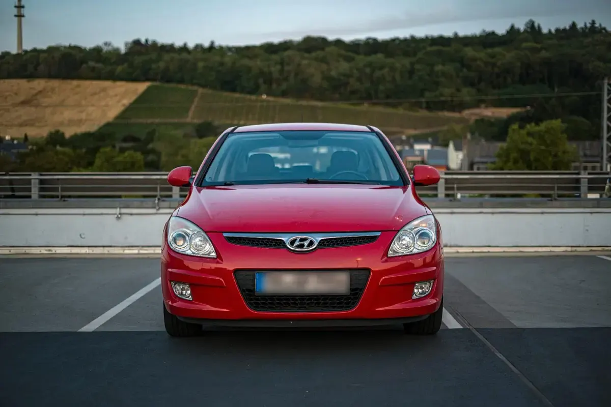 Gebraucht Hyundai i30 109 PS (80 kW) 2008 Rot Kleinwagen