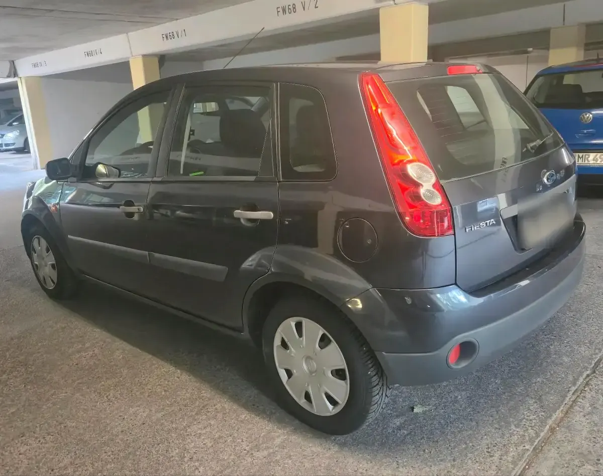 Gebraucht Ford Fiesta 75 PS (55 kW) 2009 Grau Kleinwagen
