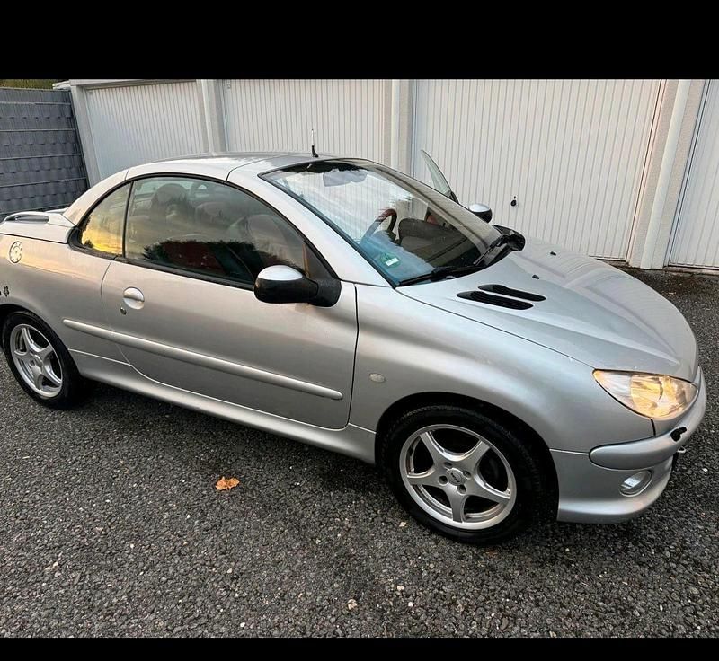 Silber Gebraucht 2003 Peugeot 206 CC Cabrio | 700 € - Bild 1/4