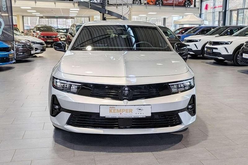 Gebraucht Opel Astra 131 PS (96 kW) 2024 Silber Limousine