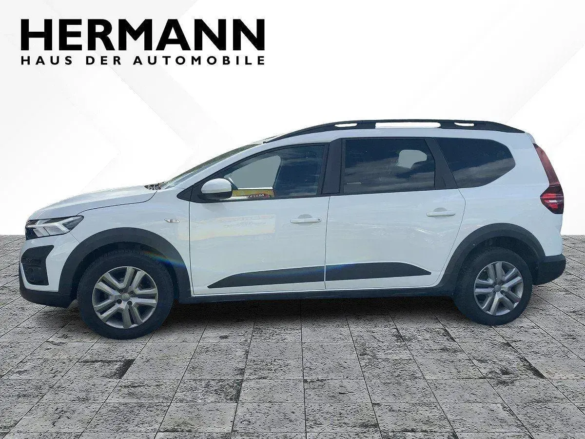 Gebraucht Dacia Jogger Expression 110 PS (80 kW) 2023 Weiß Van / Kleinbus