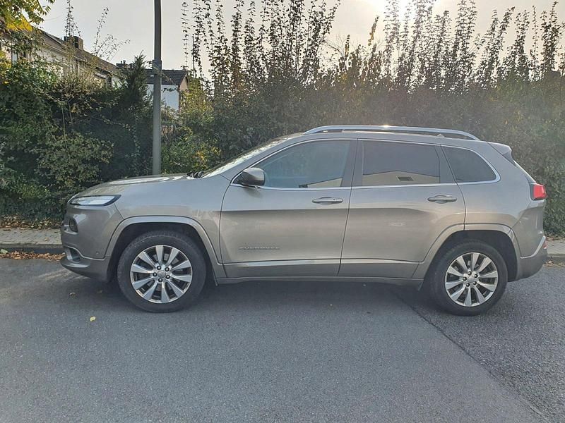 Gebraucht Jeep Cherokee Overland 200 PS (147 kW) 2017 Andere farben SUV
