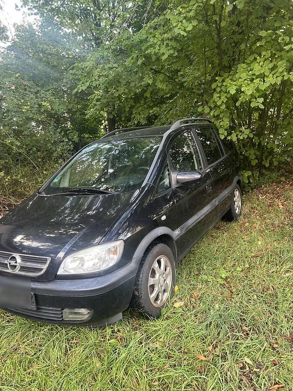 Grün Gebraucht 2005 Opel Zafira Kombi | 800 € (Superpreis) - Bild 1/4