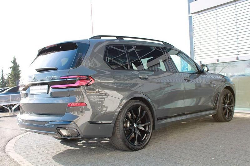 Gebraucht BMW X7 M Sport 352 PS (258 kW) 2023 Dravitgrau SUV
