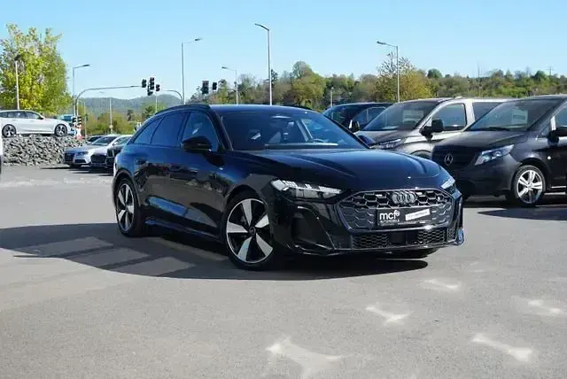 Gebraucht Audi A5 S-Line 204 PS (150 kW) 2025 Schwarz Kombi
