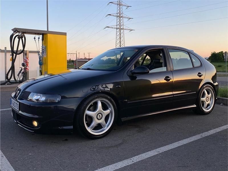 Schwarz Gebraucht 2003 Seat Leon FR Kleinwagen | 4.770 € (Teuer) - Bild 1/4