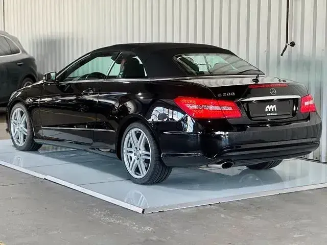 Gebraucht Mercedes E200 184 PS (135 kW) 2012 Schwarz Cabrio