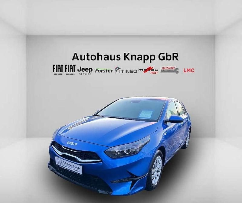 Gebraucht Kia Ceed Attract 99 PS (72 kW) 2023 (b3l) blue flame m Kleinwagen