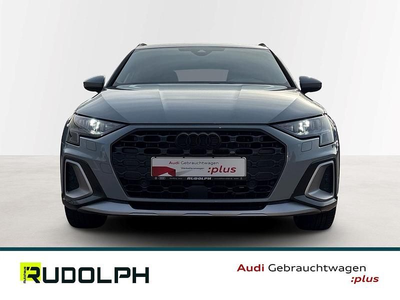 Gebraucht Audi A3 Ambiente 150 PS (110 kW) 2025 Pfeilgrau perleffekt Limousine