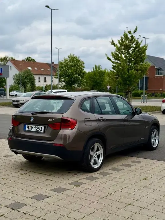 Gebraucht BMW X1 150 PS (110 kW) 2011 Braun SUV