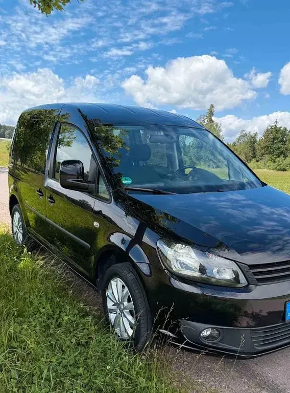 Gebraucht VW Caddy Team 102 PS (75 kW) 2015 Schwarz Van / Kleinbus