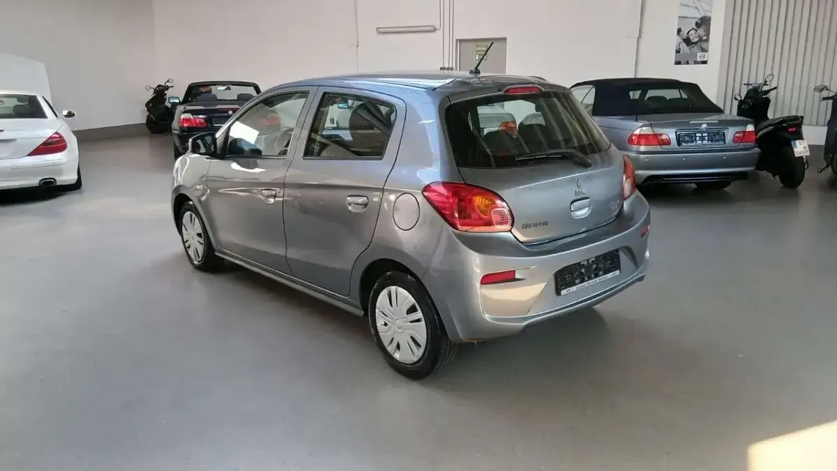Gebraucht Mitsubishi Space Star 71 PS (52 kW) 2018 Titanium grey Kleinwagen