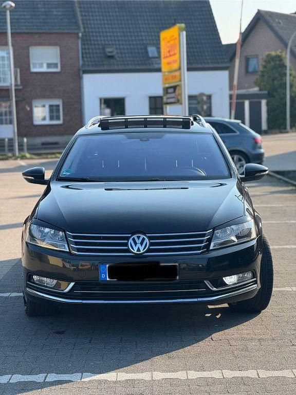 Gebraucht VW Passat Highline 140 PS (102 kW) 2010 Schwarz Kombi