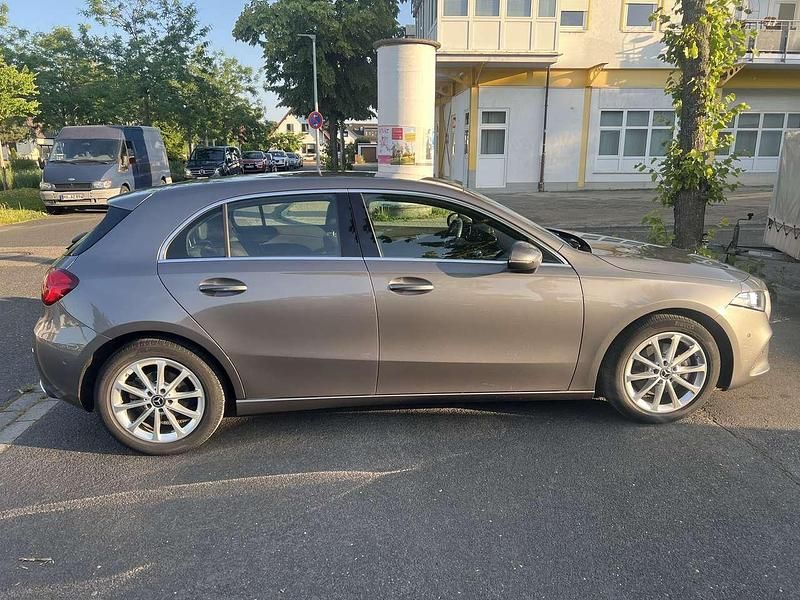 Gebraucht Mercedes A180 Advanced 116 PS (85 kW) 2021 Limousine