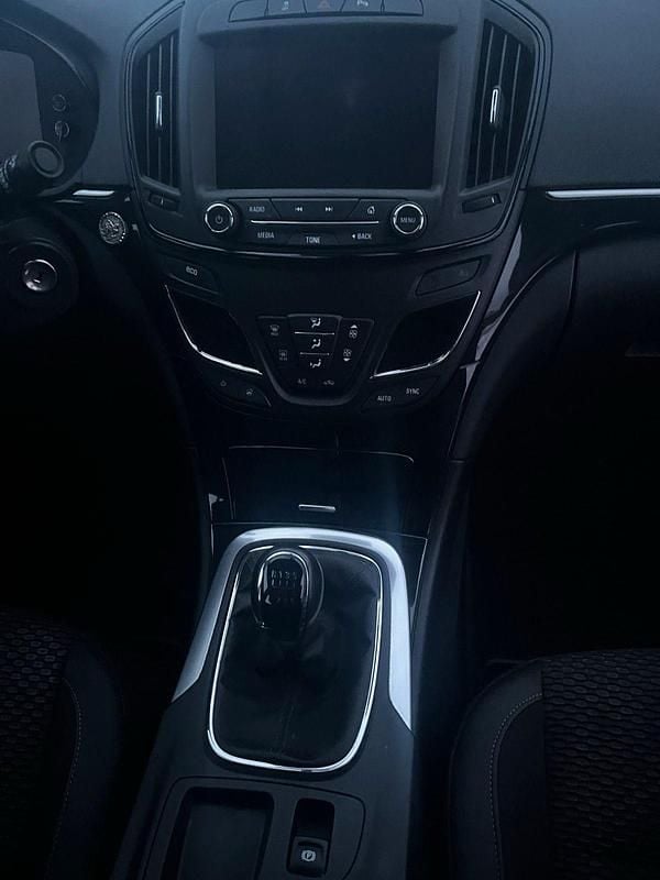 Gebraucht Opel Insignia 170 PS (125 kW) 2016 Schwarz Limousine