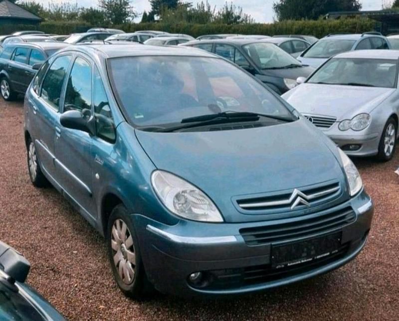 Grau Gebraucht 2005 Citroën Xsara Exclusive Van / Kleinbus | 2.599 € (Fairer Preis) - Bild 1/4