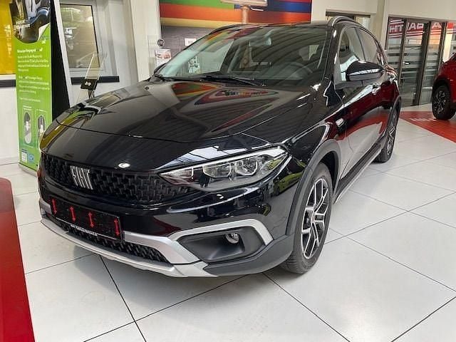 Gebraucht Fiat Tipo Cross 131 PS (96 kW) 2024 New nero (vr718/b)) (schwarz Limousine