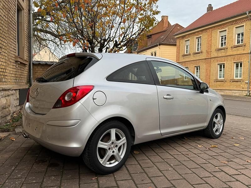 Silber Gebraucht 2011 Opel Corsa Kleinwagen | 1.650 € (Superpreis) - Bild 1/4