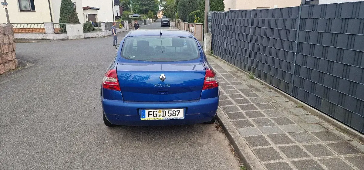 Gebraucht Renault Mégane 111 PS (81 kW) 2008 Blau Limousine