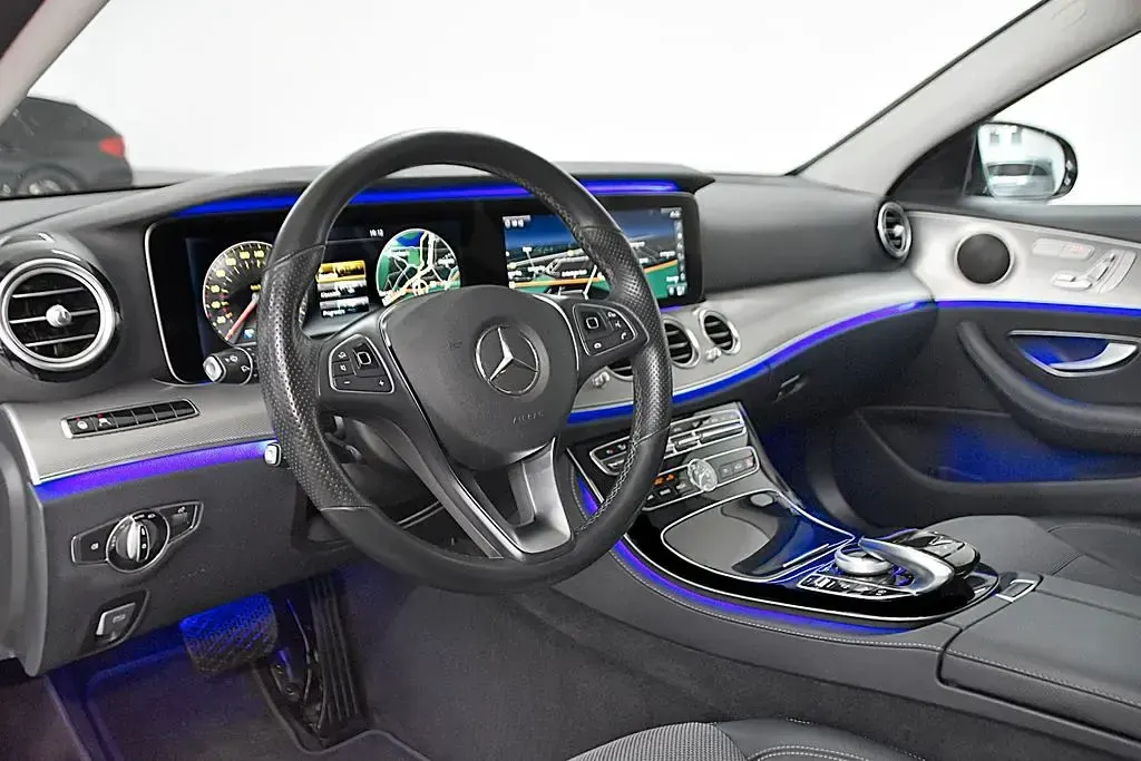 Gebraucht Mercedes E220 Avantgarde 194 PS (142 kW) 2017 Grau Limousine