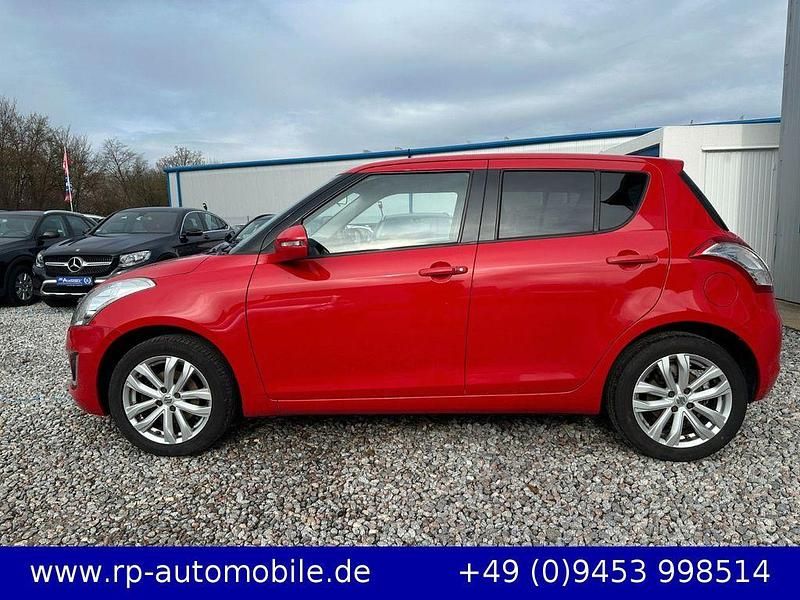 Gebraucht Suzuki Swift Club 94 PS (69 kW) 2014 Rot Kleinwagen