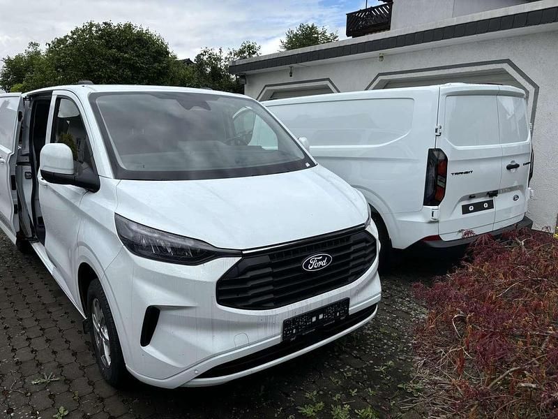 Gebraucht Ford Transit Custom Limited 170 PS (125 kW) 2024 Weiß Van / Kleinbus