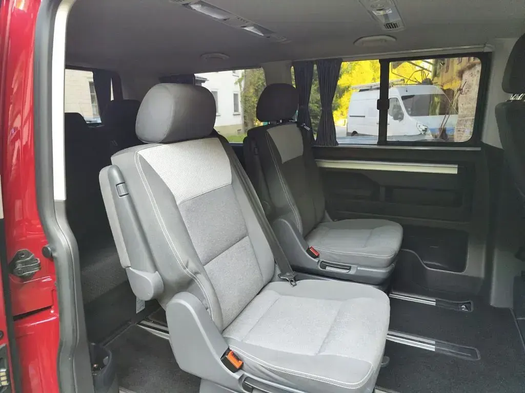 Gebraucht VW Multivan 102 PS (75 kW) 2019 Rot Van / Kleinbus