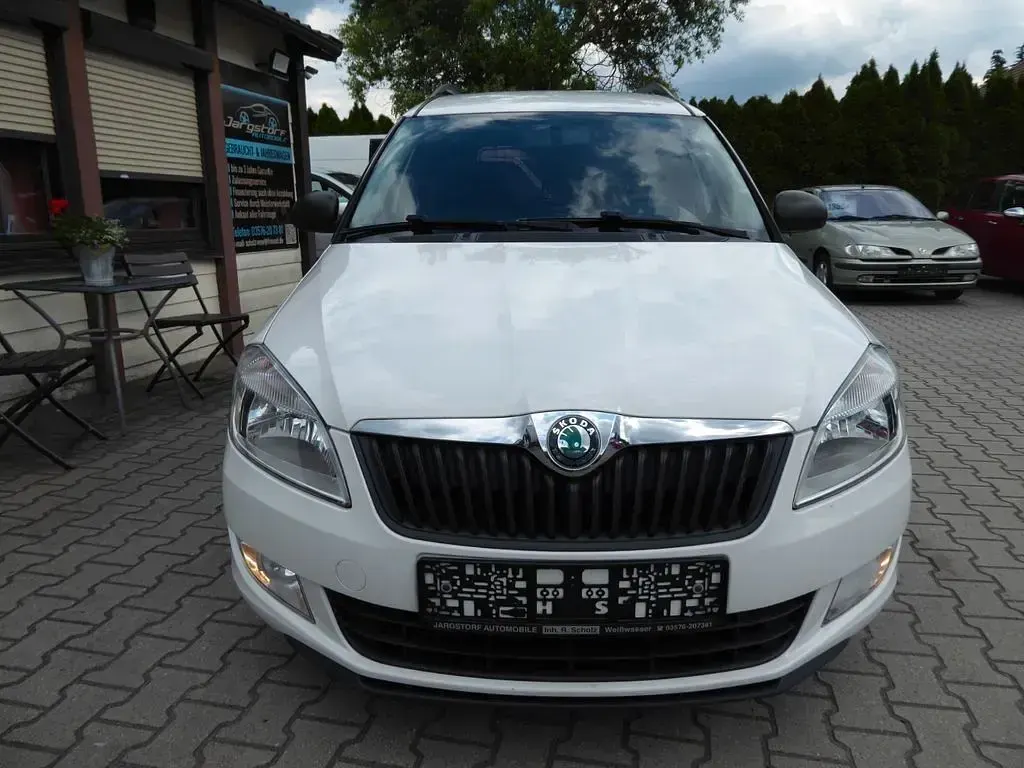 Gebraucht Skoda Roomster 75 PS (55 kW) 2012 Weiß Van / Kleinbus
