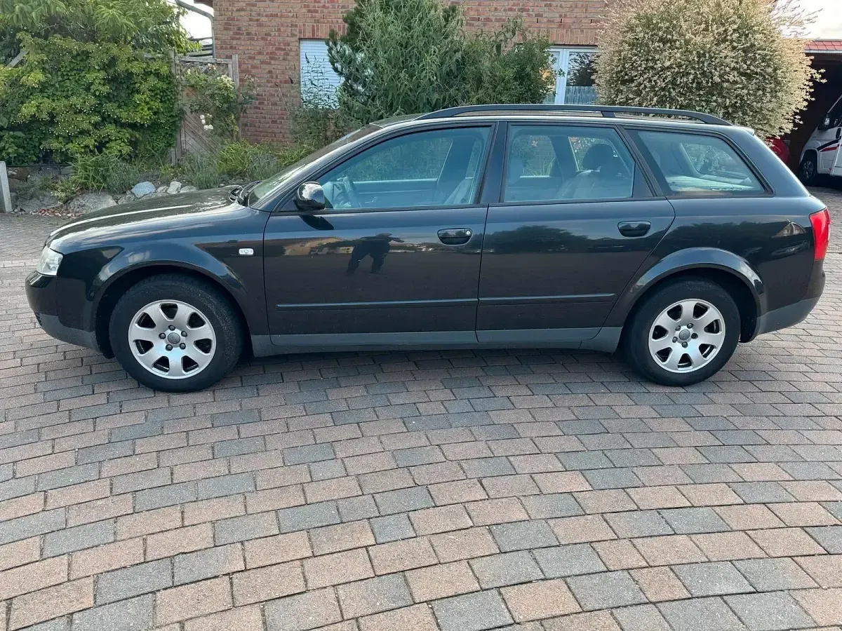 Gebraucht Audi A4 130 PS (95 kW) 2003 Schwarz Kombi