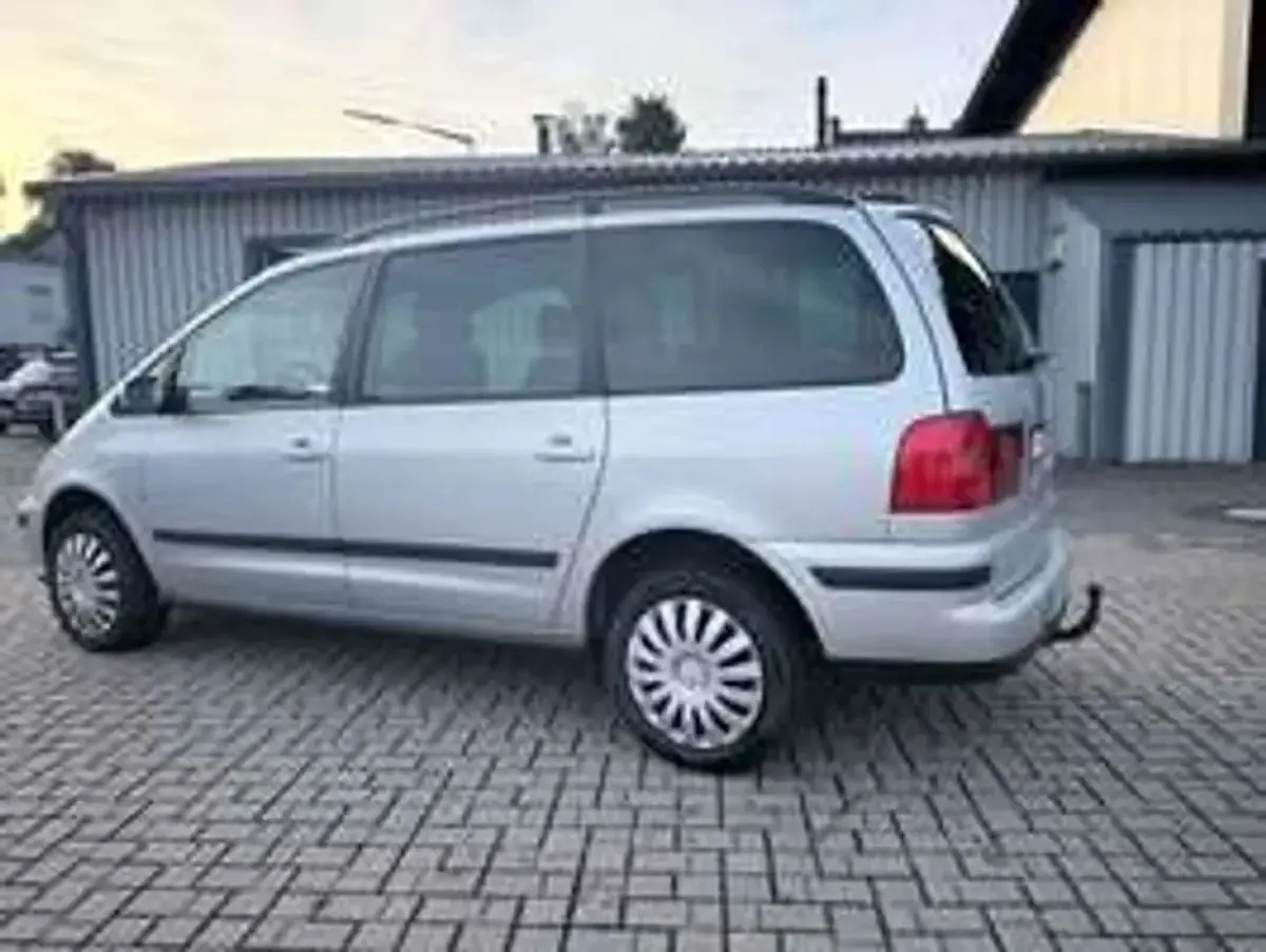 Gebraucht Seat Alhambra Reference 116 PS (85 kW) 2009 Reflexsilber metallic Van / Kleinbus