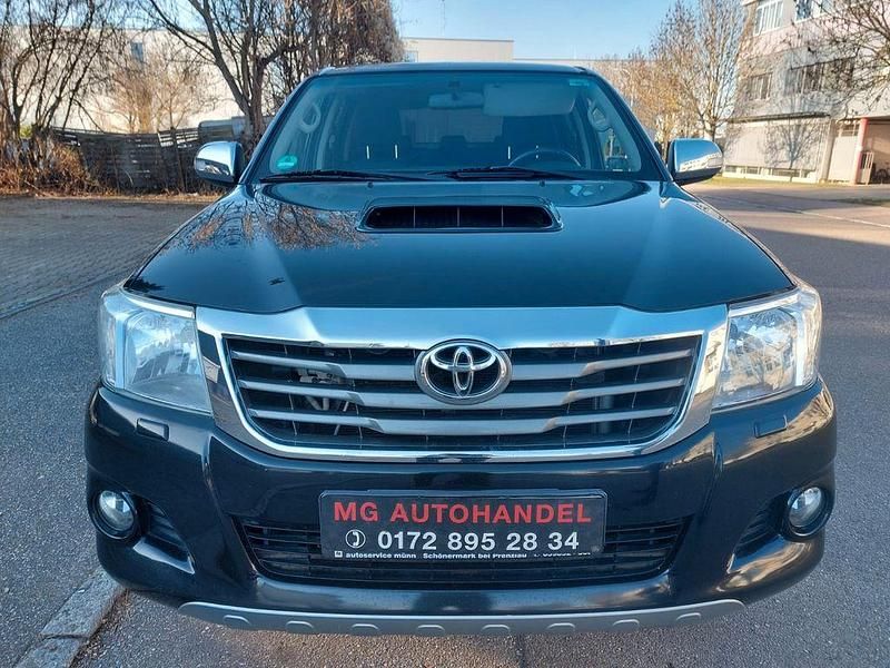 Gebraucht Toyota HiLux Life 144 PS (105 kW) 2014 Schwarz Pickup
