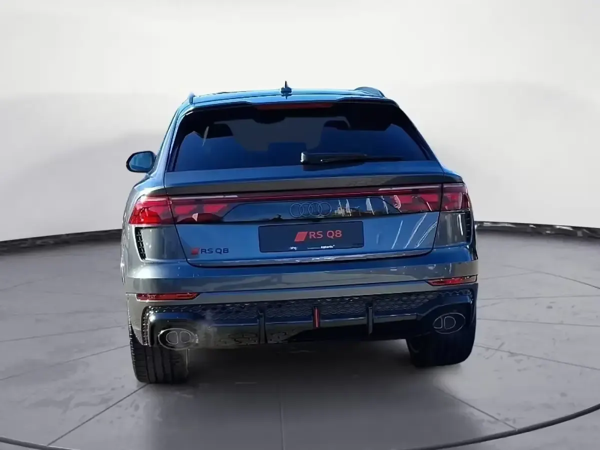 Neu Audi Q8 Performance 640 PS (470 kW) 2025 Grau SUV