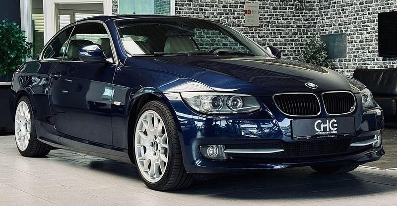 Tiefseeblau Gebraucht 2011 BMW 320 Cabriolet Sport Line Cabrio | 12.990 € (Fairer Preis) - Bild 1/4