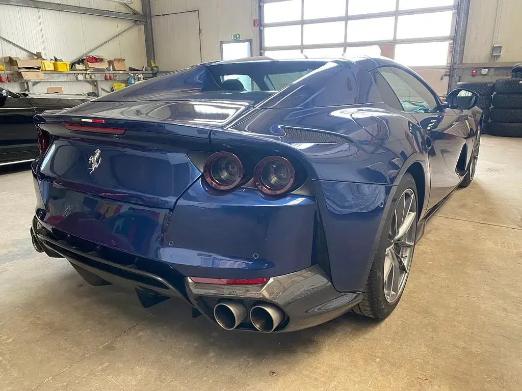 Second-hand Ferrari 812 799 CP (587 kW) 2021 Albastru Cabrio