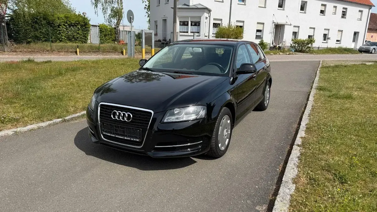 Gebraucht Audi A3 Attraction 105 PS (77 kW) 2010 Schwarz Kleinwagen