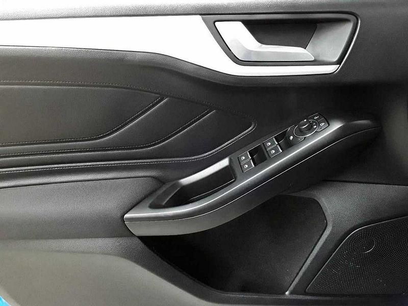 Gebraucht Ford Focus Cool & Connect 120 PS (88 kW) 2021 Blau Limousine