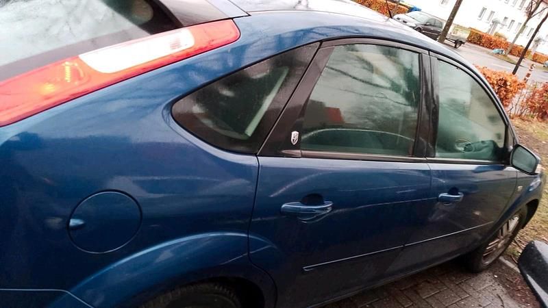 Gebraucht Ford Focus 101 PS (74 kW) 2006 Blau Kleinwagen
