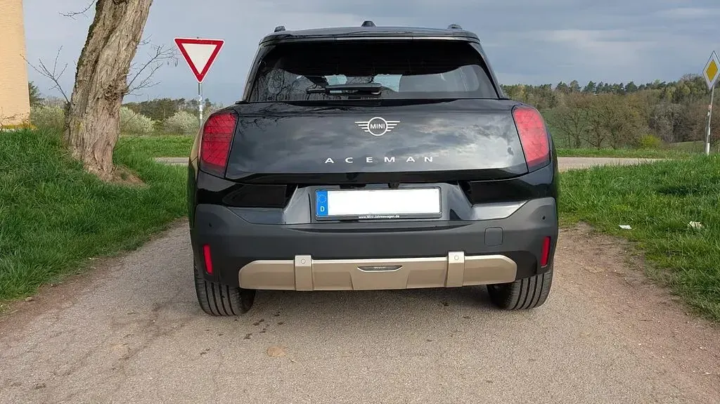 Usado Mini Aceman 135 kW (184 HP) 2025 Preto SUV