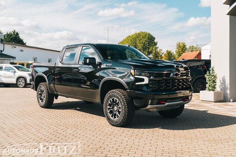 Neu Chevrolet Silverado 420 PS (308 kW) 2025 Schwarz SUV