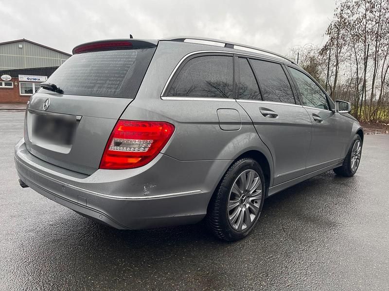 Gebraucht Mercedes C250 Avantgarde 204 PS (150 kW) 2012 Grau Kombi