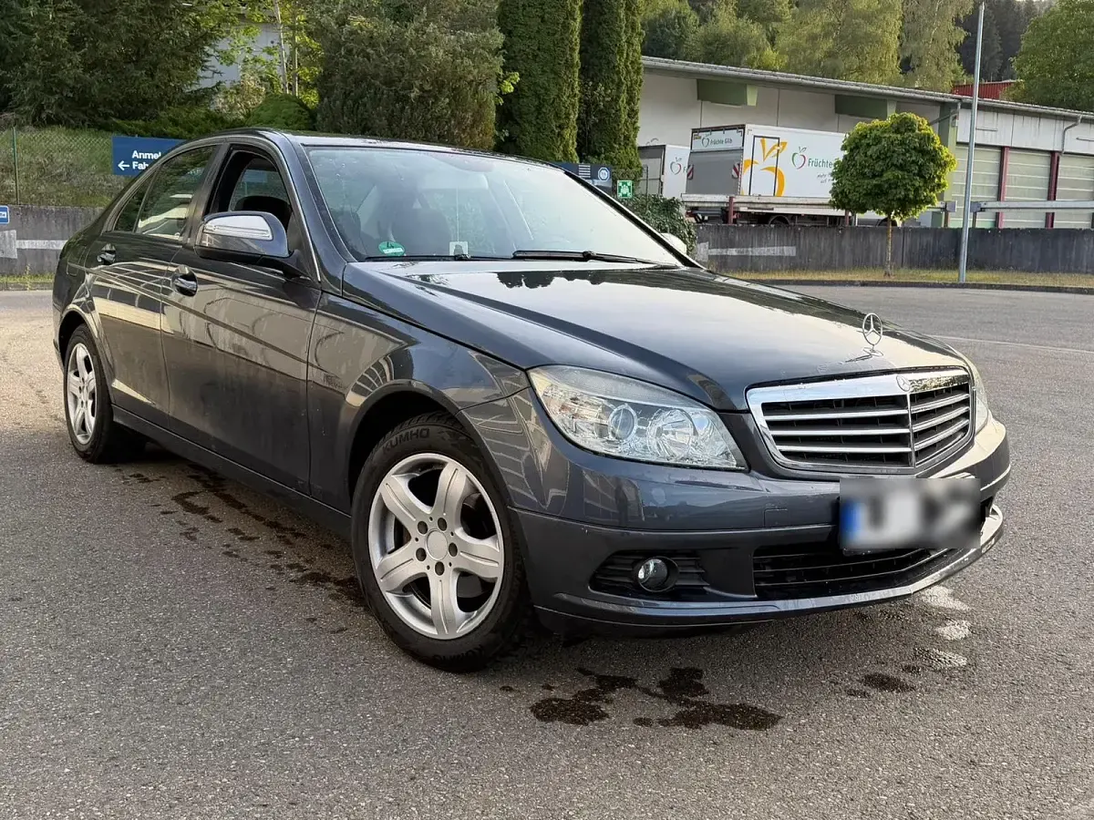 Gebraucht Mercedes C180 156 PS (114 kW) 2007 Grau Limousine