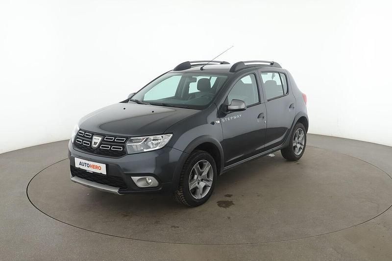 Gebraucht Dacia Sandero Essentiel 90 PS (66 kW) 2019 Grau Kleinwagen